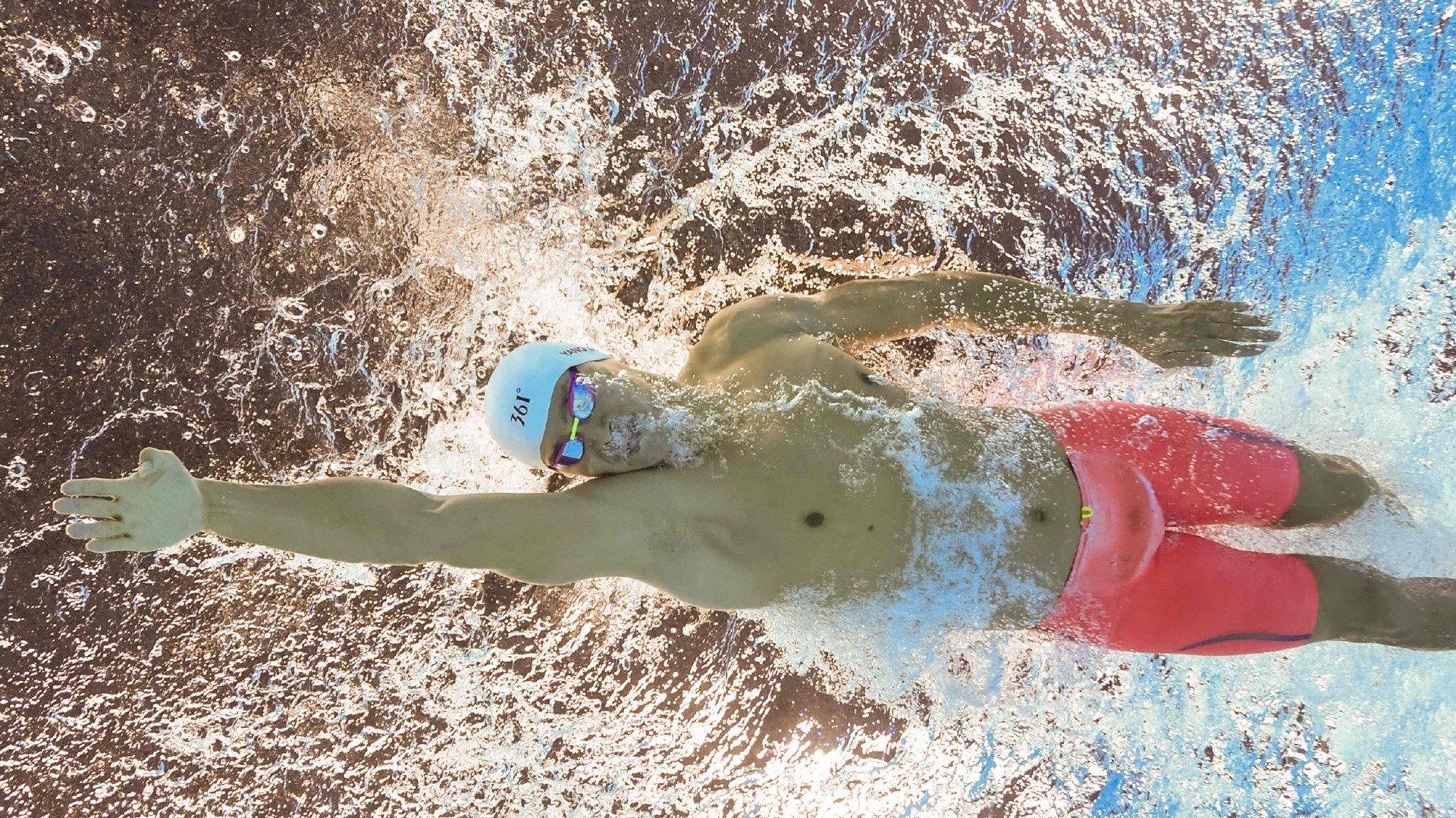 23岁新星打破尘封15年世界纪录，田径史迎来崭新篇章